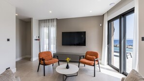 TV, fireplace - Villa Mare by Villas Guide (Pijavicino)