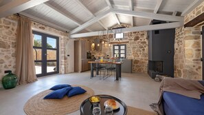 Fernseher, Kamin