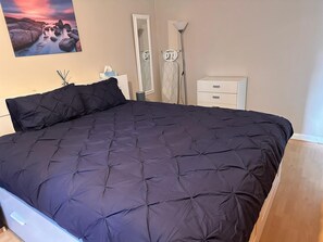 2 Schlafzimmer, Bügeleisen/Bügelbrett, kostenloses WLAN, Bettwäsche