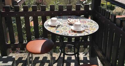 Cozy cottage between lake and the mountains. We're pet-friendly.