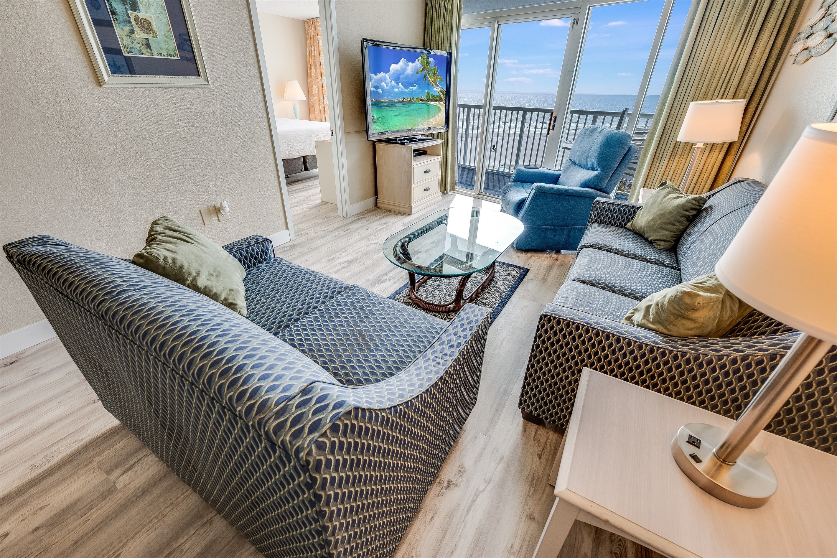 Sea Watch, Direct Oceanfront Views,King,Remodeled!