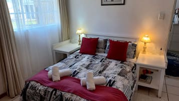 2 camere, una scrivania, ferro/asse da stiro, culla da viaggio