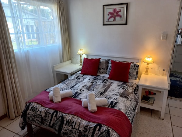 2 bedrooms, desk, iron/ironing board, travel cot