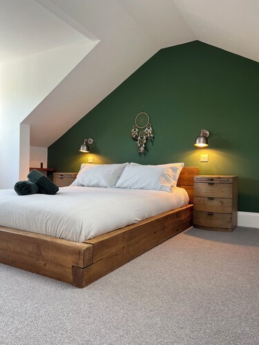 Cosy family-Friendly 4-Bed Edinburgh Townhouse + South-Facing Garden