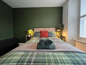 4 chambres, fer et planche à repasser, lit parapluie, Wi-Fi gratuit