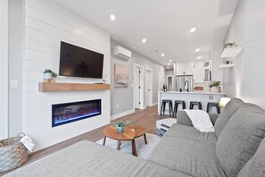 Smart-tv och eldstad