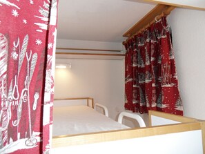 Room - Functional studio at slopes with parking (Belle Plagne)