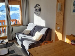 TV - Functional studio at slopes with parking (Belle Plagne)