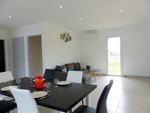 Charmant gîte à Saint-Rémy-en-Rollat avec terrasse et animaux acceptés