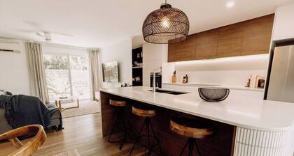 Seaside Escape on 'Tanah'