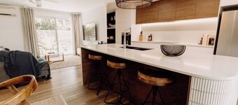 Seaside Escape on 'Tanah'