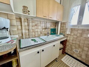 Jääkaappi, mikroaaltouuni