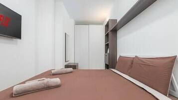 1 Schlafzimmer, BĂŒgeleisen/BĂŒgelbrett, Reisekinderbett, Internetzugang