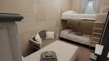 2 Schlafzimmer, Bügeleisen/Bügelbrett, Reisekinderbett, kostenloses WLAN