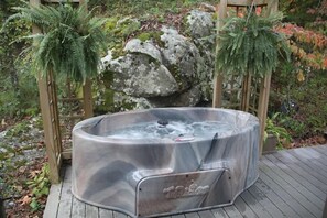 مغطس سبا خارجي