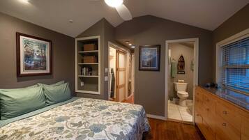 1 bedroom, desk, WiFi, bed sheets