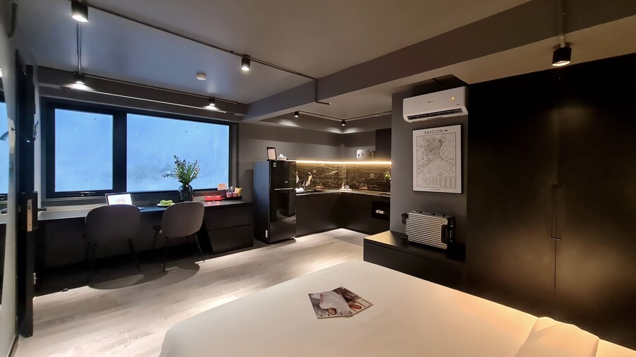 Kin Wander Tan Binh, The Mountain