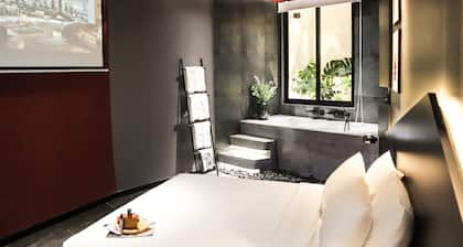 Kin Wander Tan Binh, The Mountain