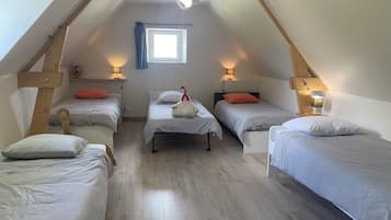 4 chambres, lit parapluie, Wi-Fi gratuit, draps fournis