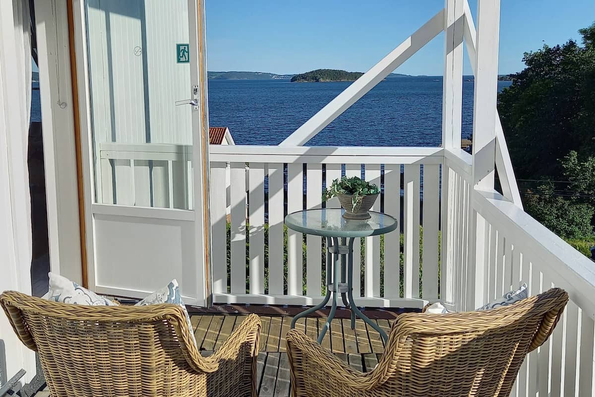Premium Double Room | Down duvets, individually decorated, individually furnished, desk