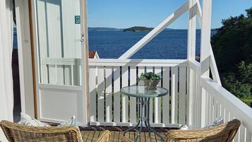 Premium Double Room | Down duvets, individually decorated, individually furnished, desk