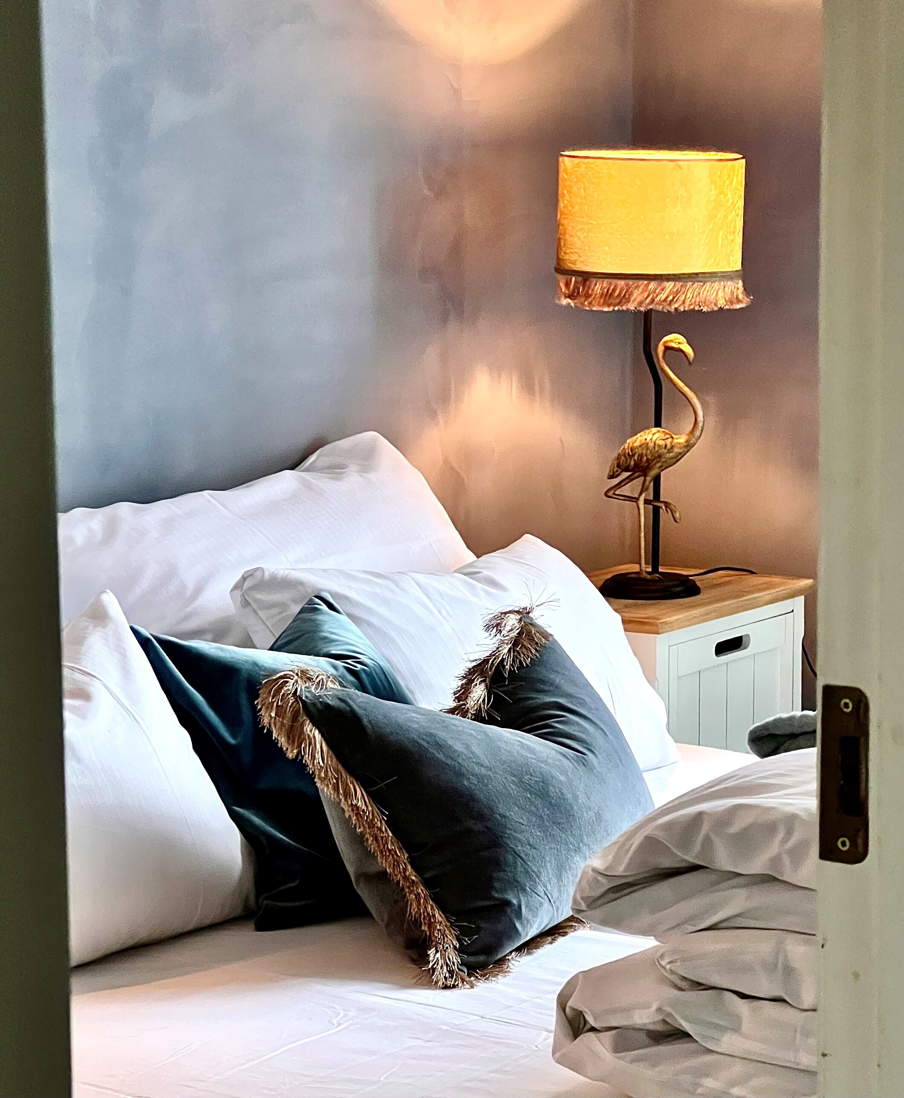 클래식 더블룸 | 오리/거위털 이불, 각각 다른 스타일의 인테리어, 각각 다르게 가구 비치, 책상