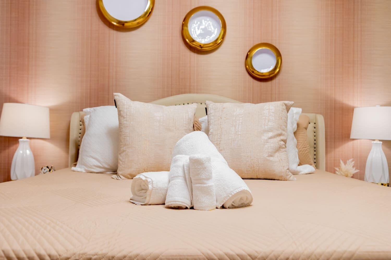 5 chambres, fer et planche à repasser, Wi-Fi, literie fournie