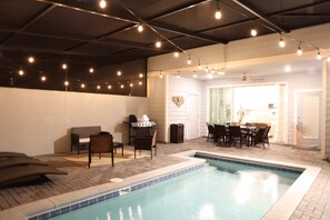 Et oppvarmet basseng