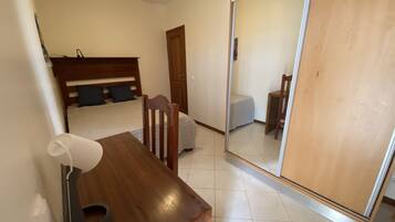 3 chambres, fer et planche Ă repasser, Wi-Fi gratuit, draps fournis