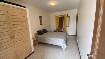 3 chambres, fer et planche Ă repasser, lit parapluie, Wi-Fi gratuit