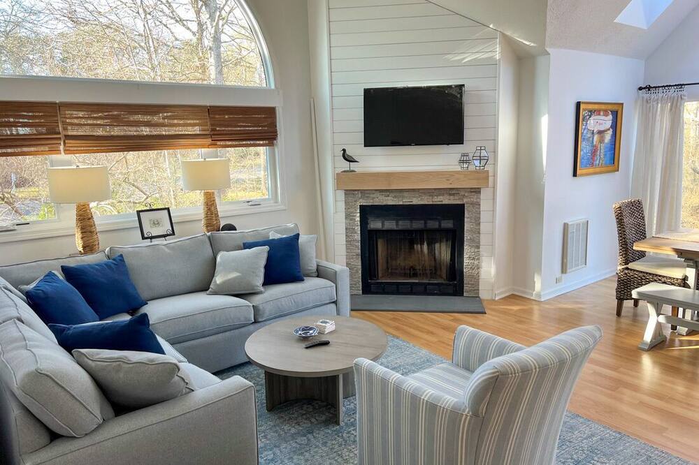 3 bedroom, 2 bath Ocean Edge Condo with ac
