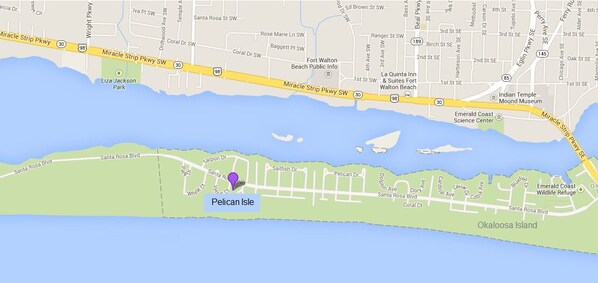 Une carte indiquant la zone de Pelican Isle, avec une mise en évidence de celle-ci, ainsi que des rues et des points de repère à proximité.