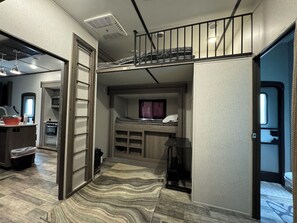 2 Schlafzimmer, Schreibtisch, kostenloses WLAN, Bettwäsche