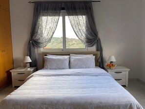 高级双人房, 山谷景观 | 特色装修、特色家居、办公桌、笔记本电脑工作区