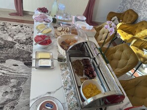 Desayuno buffet incluido todos los días 