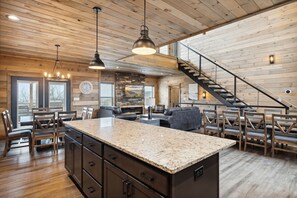 Cabana, 5 quartos | Cozinha privada | Geladeira, fogão, cafeteira/chaleira, torradeira