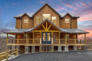 Cabin, 5 Bedrooms | Exterior