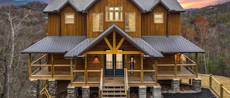 Cabin, 5 Bedrooms | Exterior