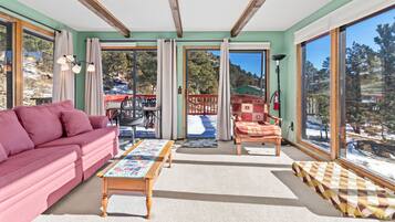 House, 3 Bedrooms | Living area