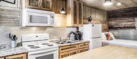 Cottage, 1 kamar tidur | Dapur pribadi | Lemari es, oven, kompor, dan mesin pembuat kopi/teh