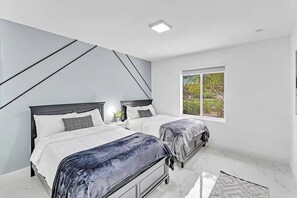 5 bedrooms, desk, iron/ironing board, free WiFi