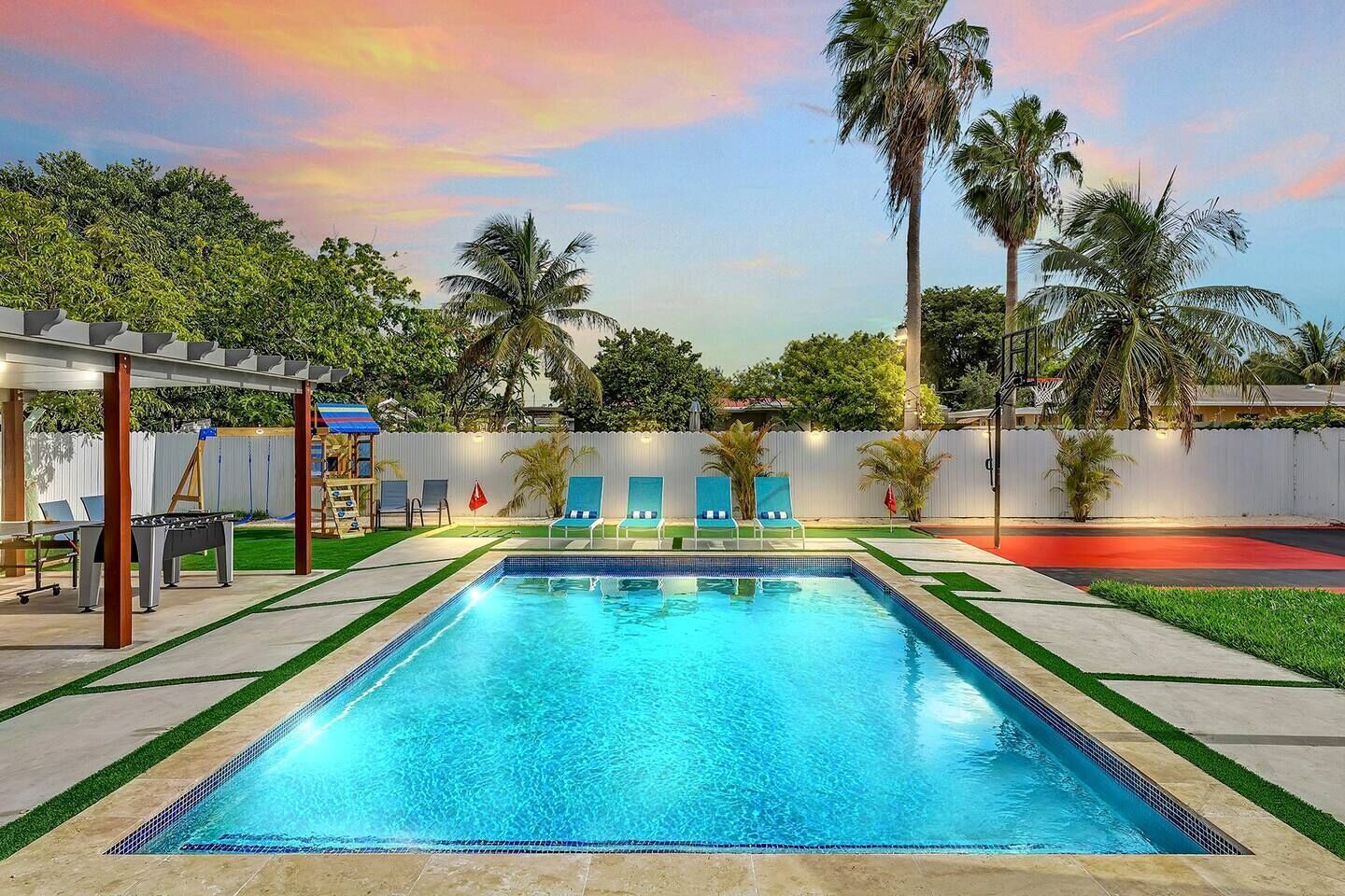 Outdoor pool, a heated pool