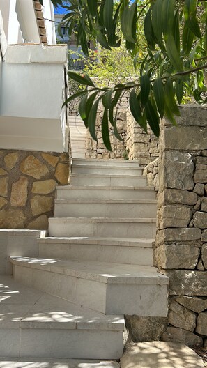 Property grounds - Fantastic villa with pool for up to 12 people (VC)