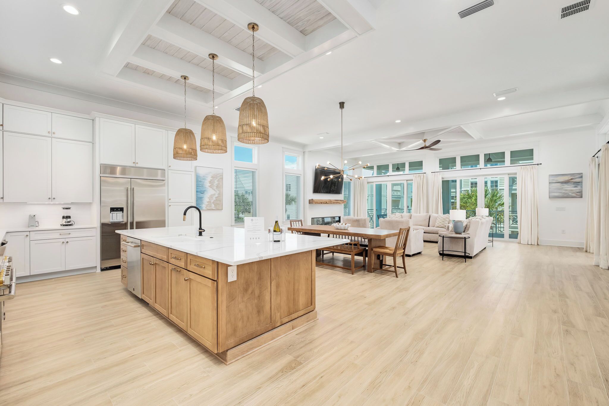 المنشأة من الداخل