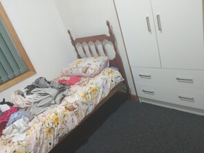 2 bedrooms, in-room safe, desk, WiFi