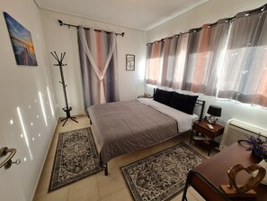 2 عدّة غرف نوم ومكواة/لوح كي وواي فاي مجانًا وملاءات أسرّة