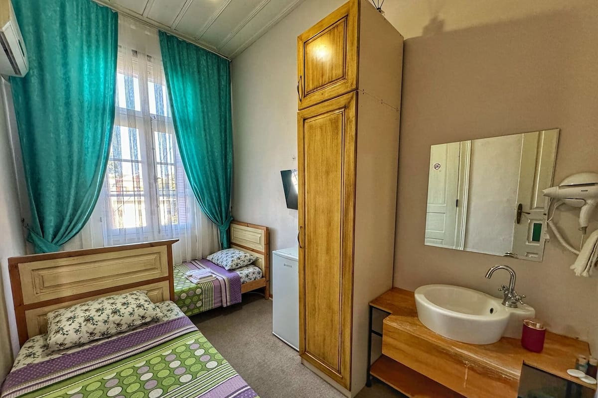 Camera Economy con 2 letti singoli | 1 camera, biancheria da letto di alta qualità, minibar