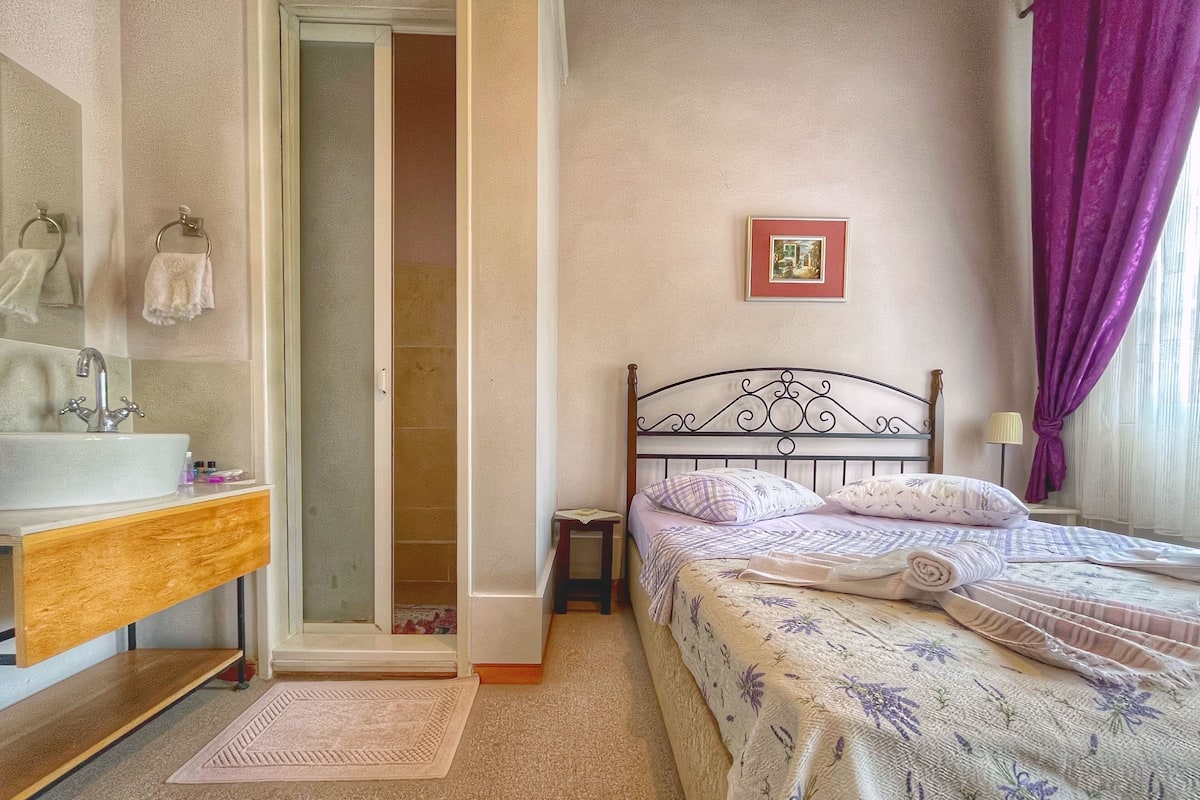 Camera Romantica | 1 camera, biancheria da letto di alta qualità, minibar