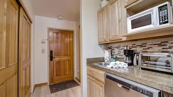 Fridge, microwave, dishwasher, coffee/tea maker