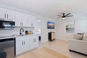 Interior - Las Olas of Treasure Island No 2 (Treasure Island)